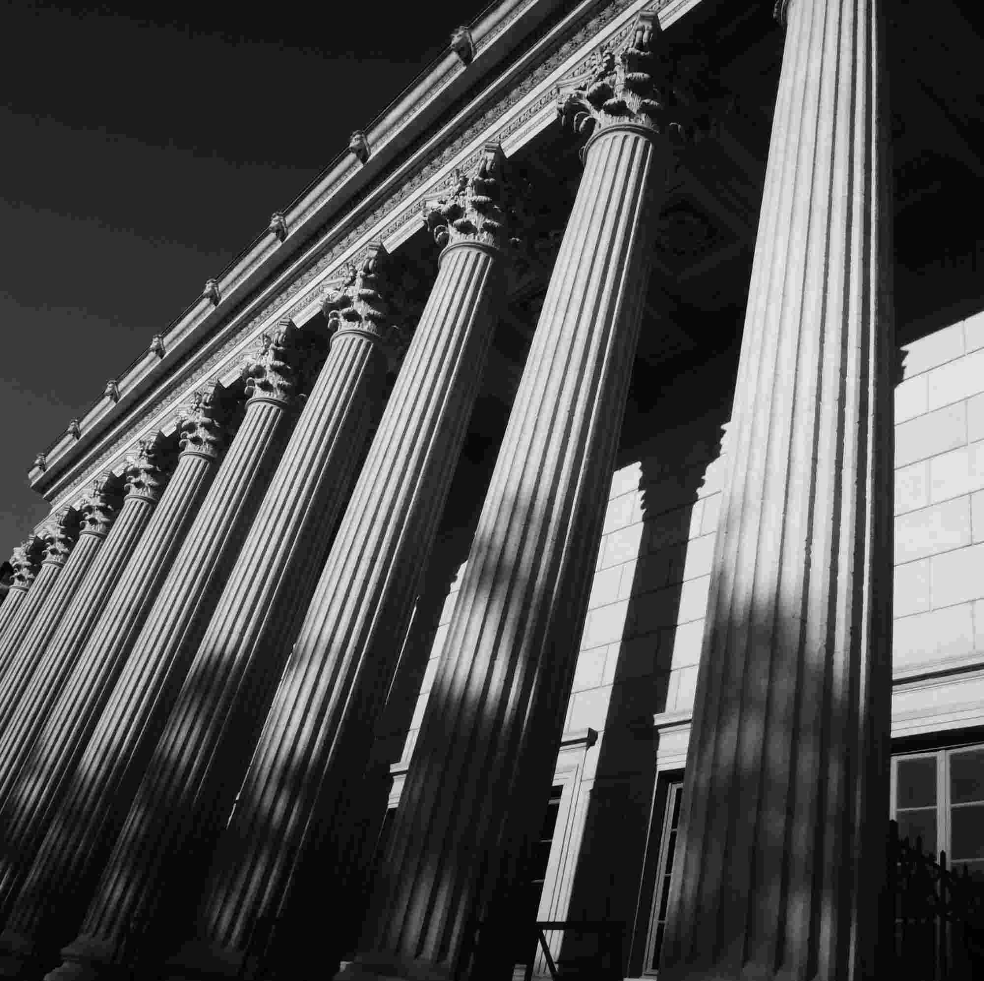 Facebook : les risques des discussions et chats entre salariés quel avocat sur lyon